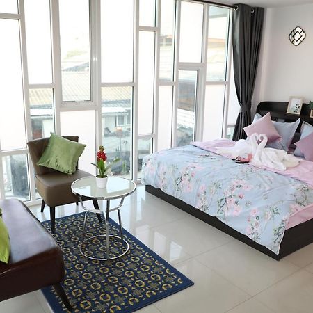 Close Maya Nimman 5Bedroom Villa Chiang Mai Esterno foto